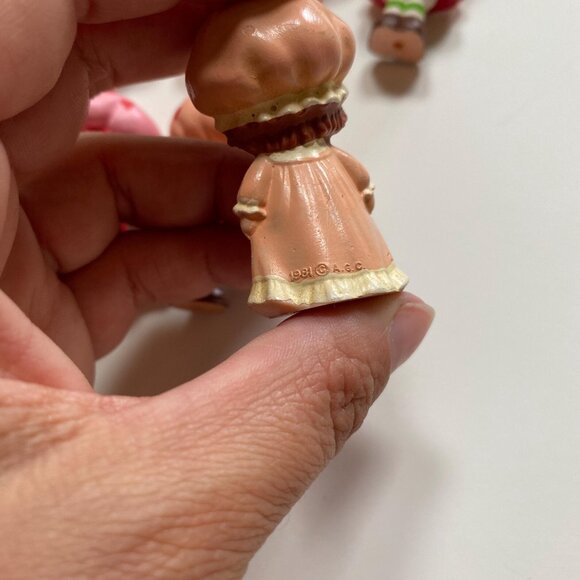 Vintage Strawberry Shortcake Mini Figures Scented 1980s Toys - Picture 7 of 7